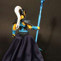 Mythic Legions Malynna figure